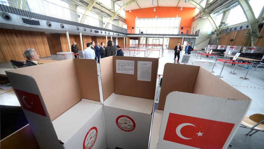 Fürth: Grüne Halle wird für Türkei-Referendum hergerichtet