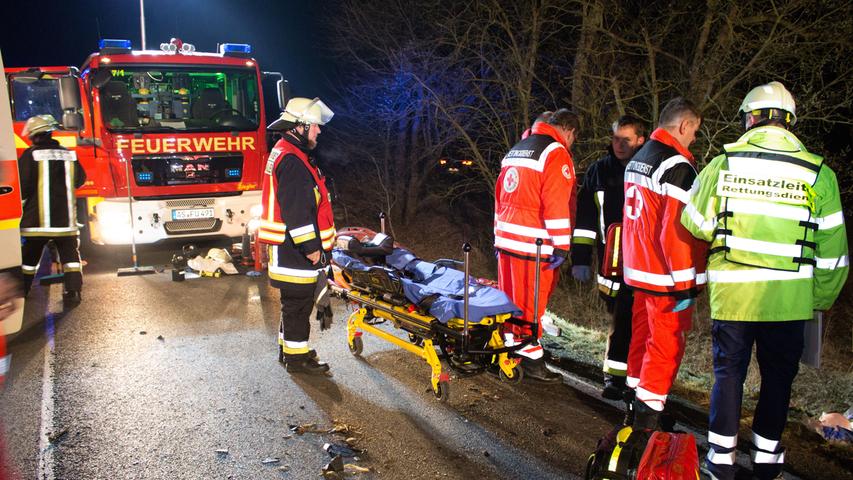 29-Jähriger rast in der Oberpfalz gegen Baum und stirbt