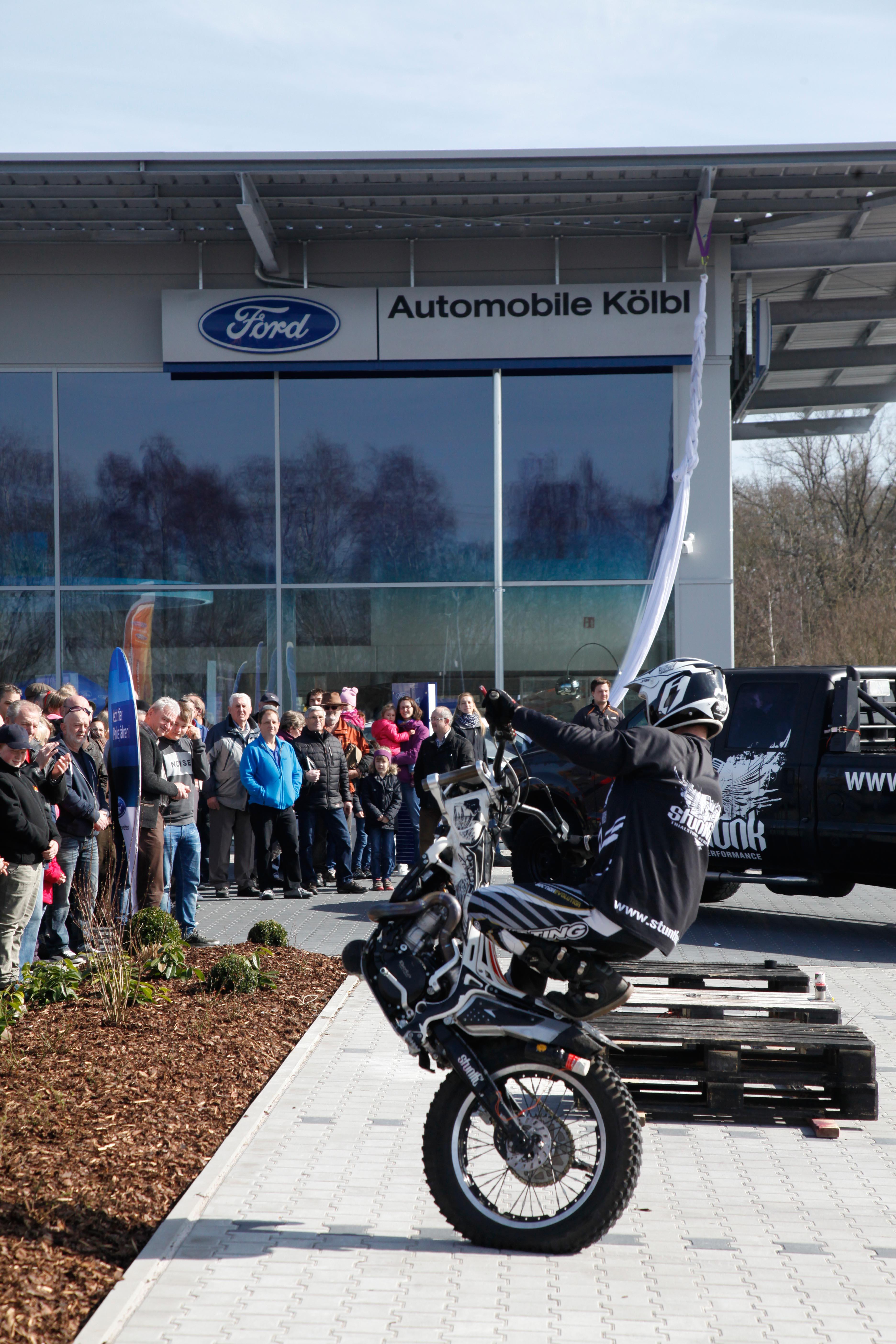Autohaus Kölbl feierlich und feurig