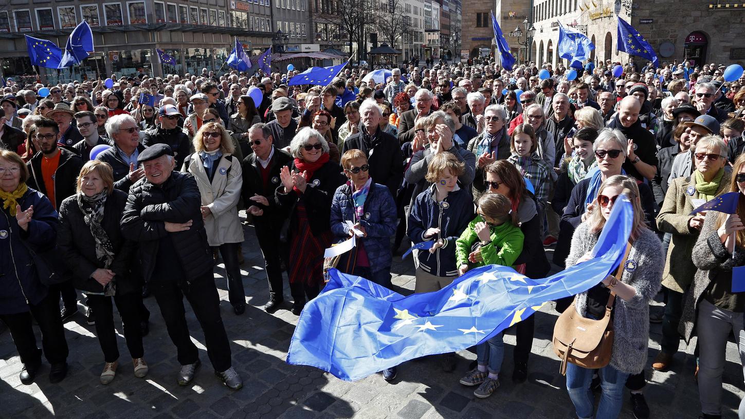 Nürnberg zeigt Flagge: Klares Zeichen für Europa 