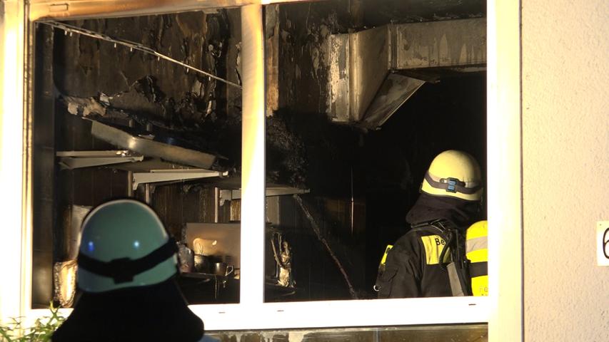 Haus evakuiert: Asia-Restaurant in Nürnberg brennt aus