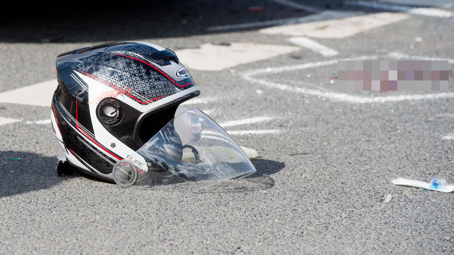 Ein 34-Jähriger hat sich am Freitag bei einem Motorradunfall in Kronach tödliche Verletzungen zugezogen.(Symbolbild)
