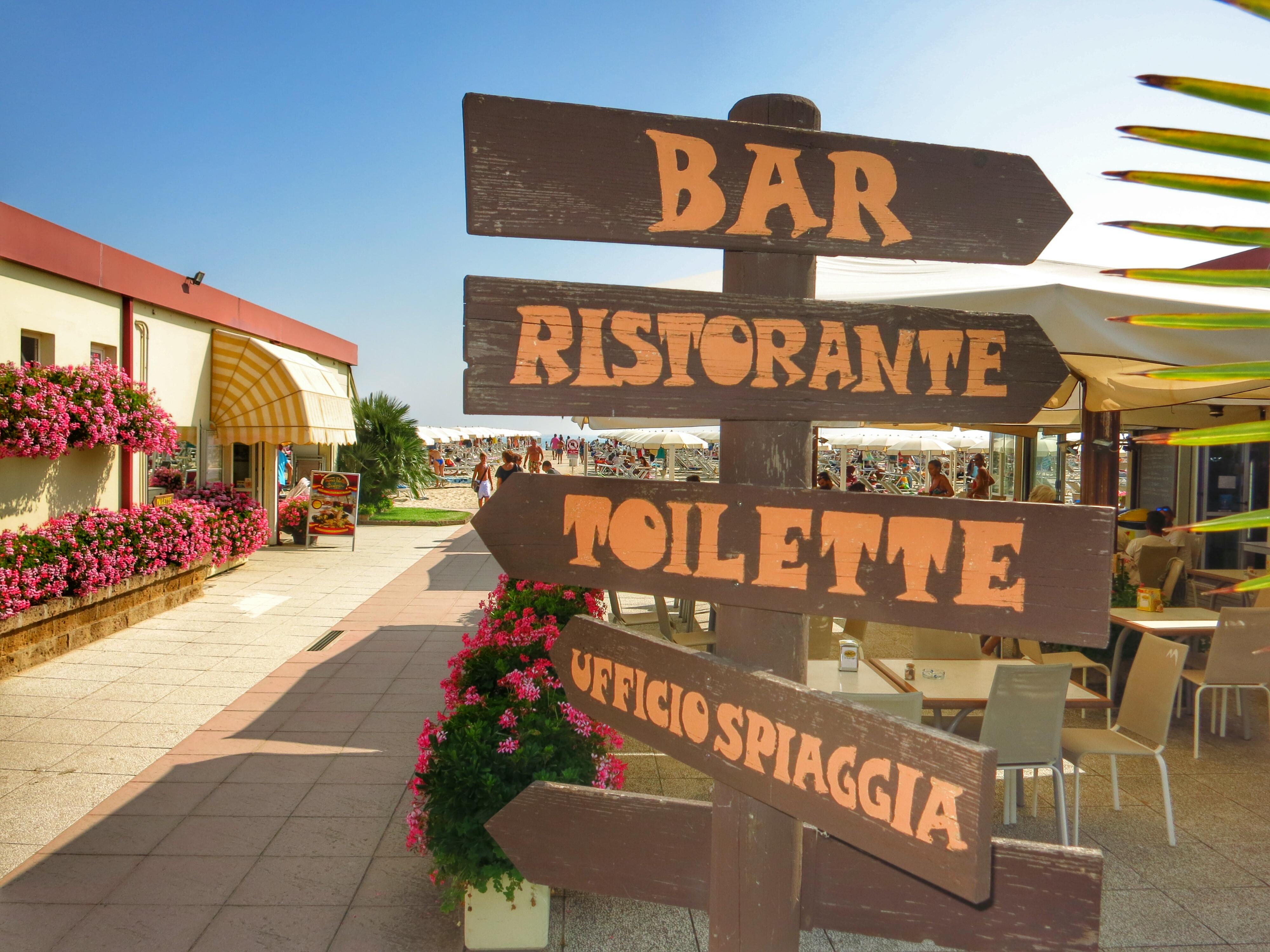 Balmor 156 ist eines dieser typischen italienischen Strandbäder, wo man die Infrastruktur eines Strandhotels vorfindet. Inklusive Boccia-Bahn.