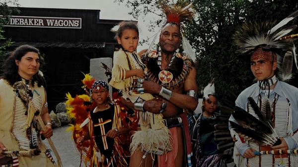 Hier feierte Buffalo Child seinen Geburtstag in Schloss Thurn mit indianischen Freunden im Jahr 1993.