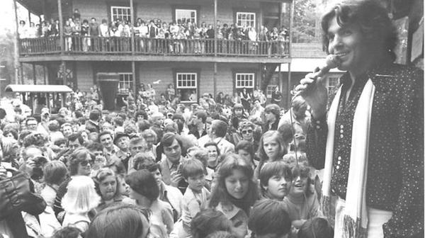 Statt mit Cowboys und Pferden füllte sich die Westernstadt damals mit Fans und Groupies.