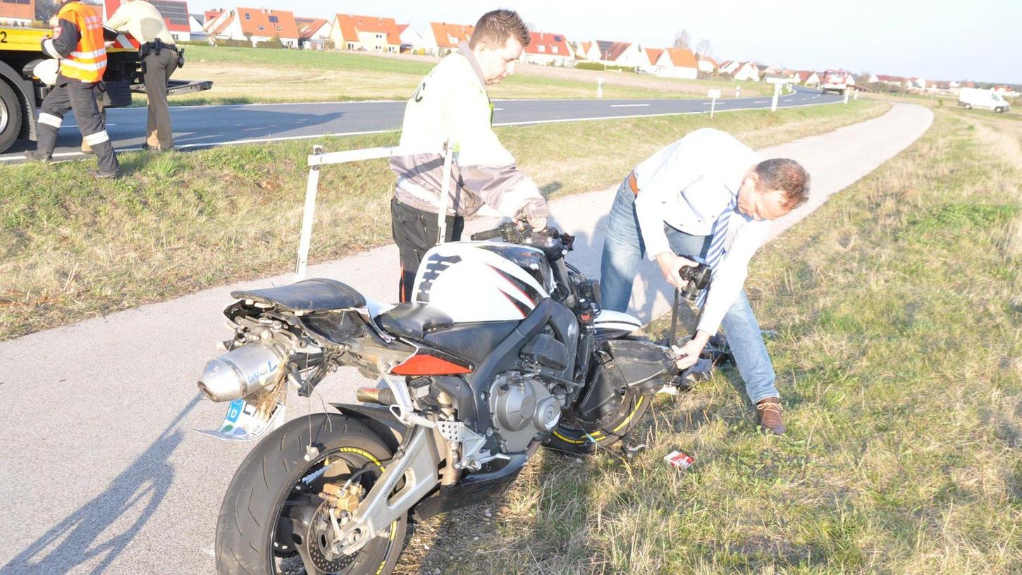 Motorradfahrer stürzt bei Ausweichmanöver