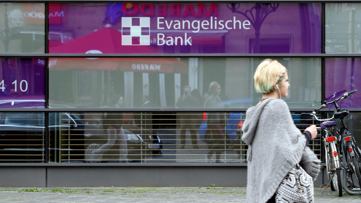 Die Evangelische Bank will in den nächsten Jahren ein Fünftel ihrer Belegschaft abbauen.