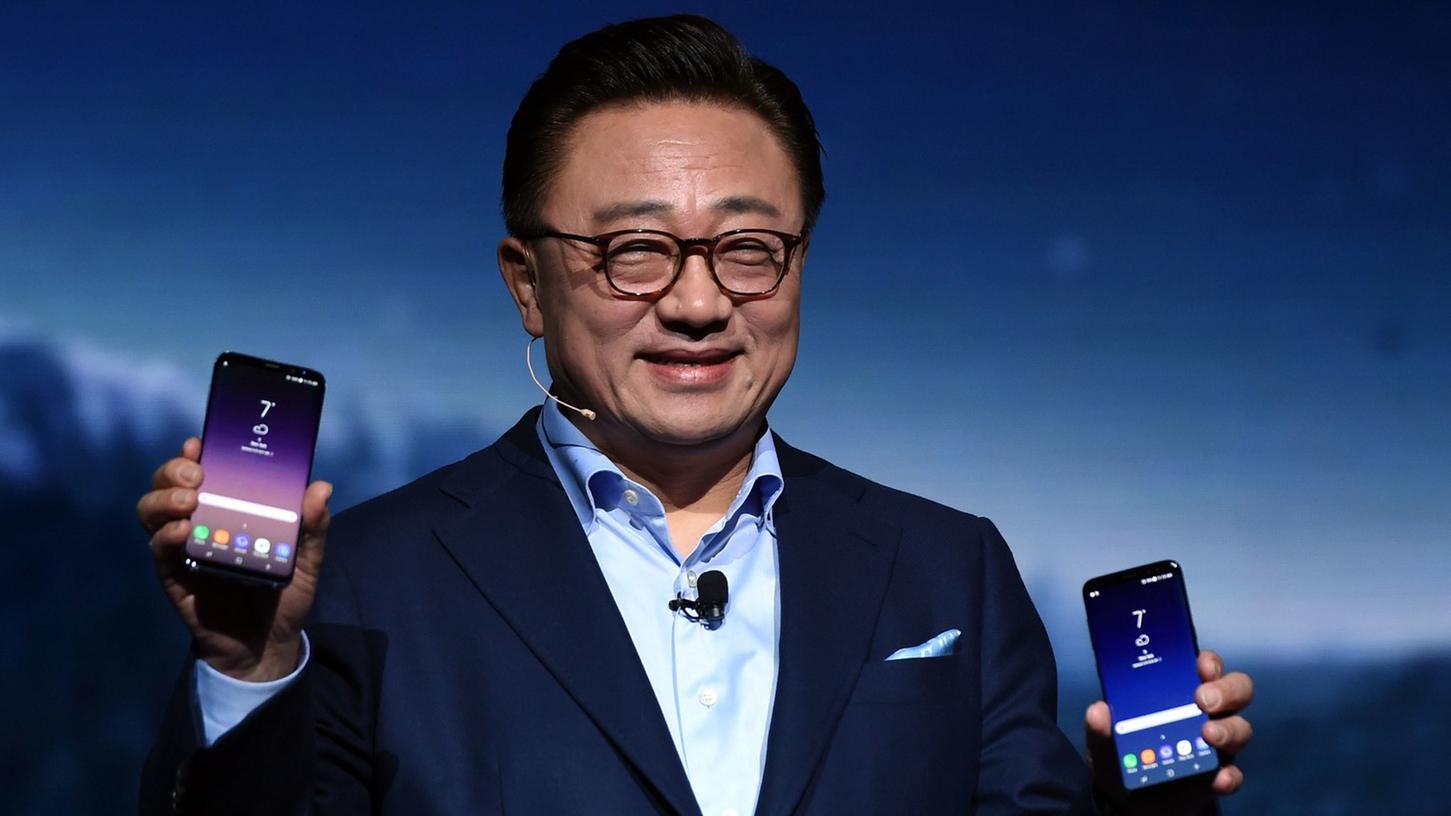 Samsungs Mobilfunk-Chef DJ Koh präsentierte am Mittwoch die neuen Smartphones S8 und S8 Plus.