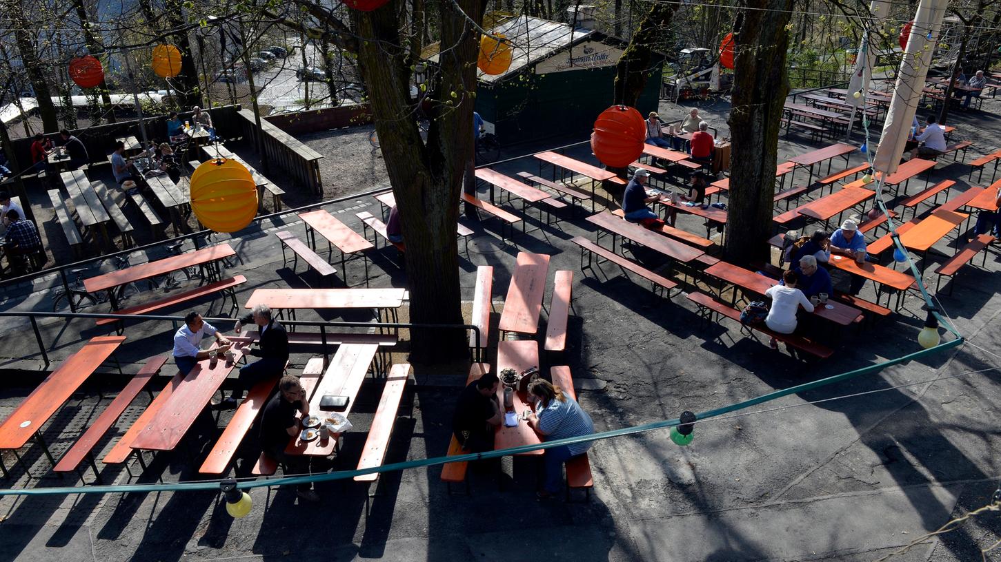 Auch der Entlas Keller am Erlanger Burgberg startet in die Biergarten-Saison 2021. Auch der Entlas Keller am Erlanger Burgberg startet in die Biergarten-Saison 2021.