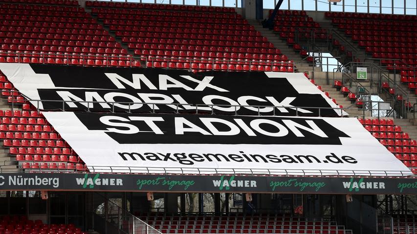 Pünktlich zum KSC-Spiel, am Freitagnachmittag, startete das Crowdfunding der Consorsbank. Sie will - teils durch Spenden finanziert - das Nürnberger Stadion auf den Namen des Vereinsidols Max Morlock taufen. Seit Wochen rührt der Konzern die Werbetrommel, jetzt auch im Stadion.