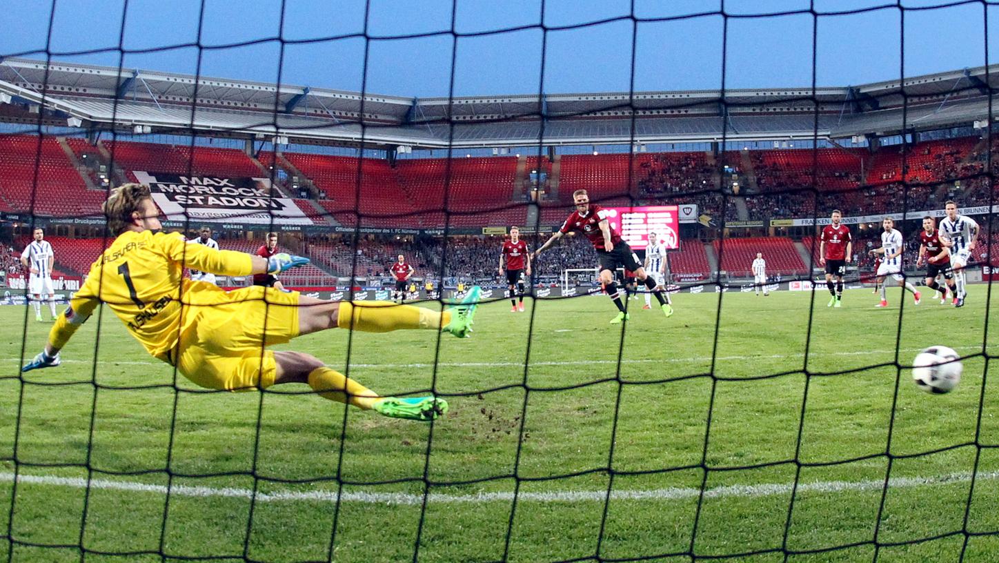 Doppel-Kempe! Ideenloser Club elfmetert sich zu KSC-Sieg