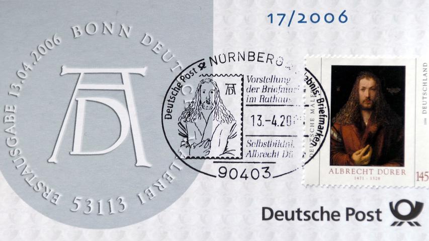 Unternehmergeist zeichnete Dürer neben seinen künstlerischen Fähigkeiten aus: Er war der erste, der Druckgrafiken systematisch mit einem Monogramm kennzeichnete. Ein Gütesiegel sozusagen. Mit der Druckgrafik, die in größeren Auflagen leicht herzustellen war, erzielte er Verkaufsschlager. Schön kann man das Monogramm auf dieser Sonderbriefmarke sehen, die 2006 präsentiert wurde.