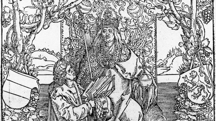 Konrad Celtis, der große Humanist, Denker, Rhetorik-Professor und "Vater" der Nürnberger Poetenschule war so etwas wie der "geistige Ziehvater" Dürers und bildete mit dem Maler und Grafiker ein ideales Gespann: Celtis hatte mit ihm jemanden, der seine Texte kongenial umsetzen konnte. Und Dürer erzielte dank des belesenen und gelehrten Celtis eine Intellektualisierung seiner Bildinhalte. Dieses von Dürer gestaltete Blatt zeigt Celtis, der Maximilian sein Werk überreicht.