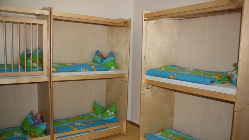 Die Bettchen sind gemacht: Mittlerweile weiß auch jedes Kind, das die Großtagespflege in Gunzenhausen besucht, wo es sich zum Schlafen hinlegen kann.