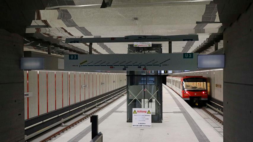 Seit Mai werden zwei neue U-Bahnhöfe von der U3 angefahren. Die Stationen "Klinikum Nord" und "Nordwestring" werden seitdem gut frequentiert. Vor allem die kleinen Details haben es den Reisenden angetan, unter anderem Klanginstallationen und Spiegel an der Decke.
 
 
 Was die neuen Stationen außerdem noch zu bieten haben, lesen Sie hier.