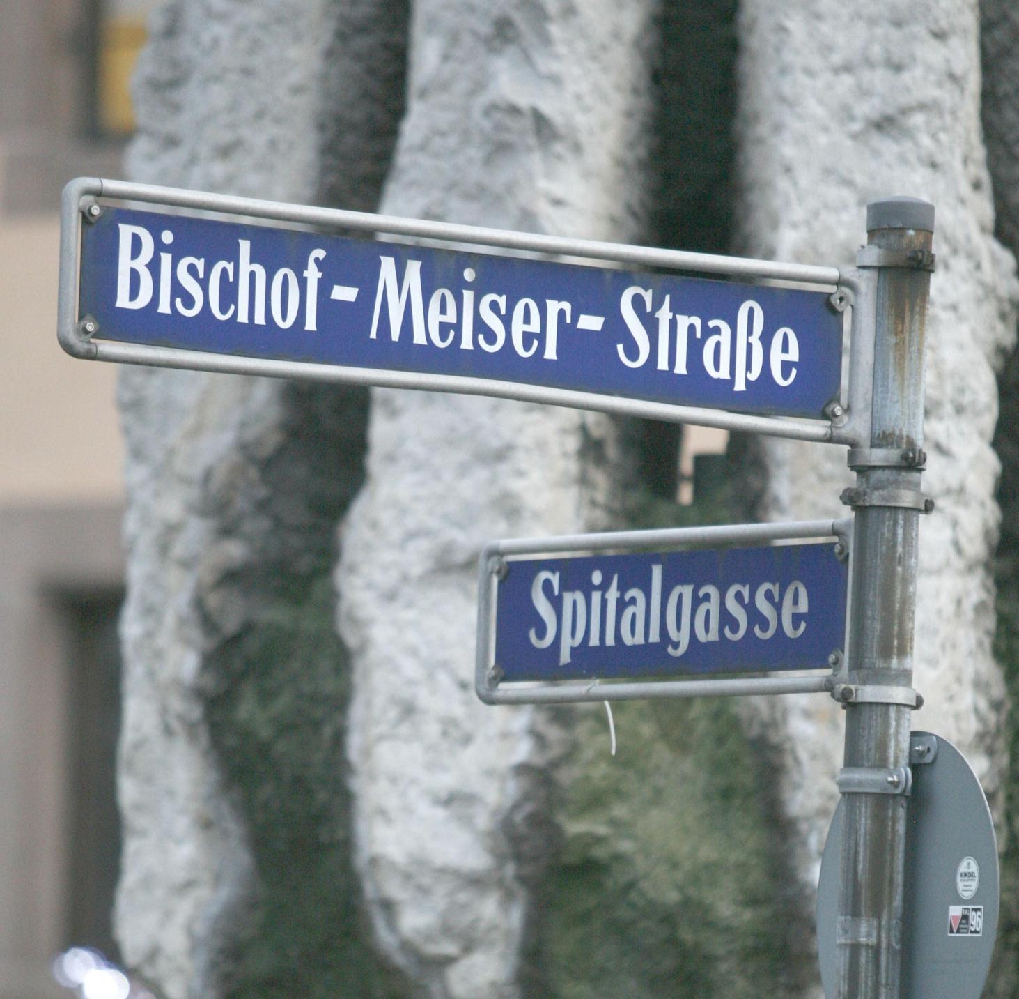 Stra&szlig;ennamen verweisen auch auf umstrittene Pers&ouml;nlichkeiten. Bereits umbenannt wurde die ehemalige Bischof-Meiser-Stra&szlig;e.