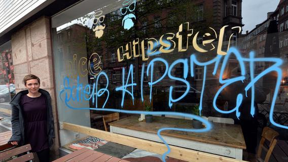 "Scheiß Hipster": Café in Gostenhof kontert Graffiti