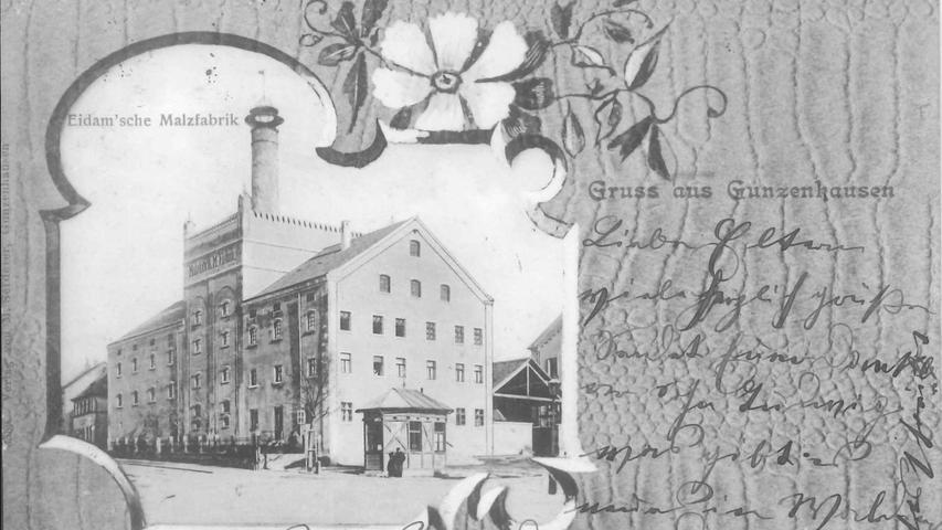 Ein beliebtes Motiv für Ansichtskarten war das nach dem Umbau zur 
 Malzfabrik zinnengeschmückte Gebäude an der Nürnberger Straße, Ecke Bahnhofstraße. Die Karte stammt aus dem Jahr 1902.