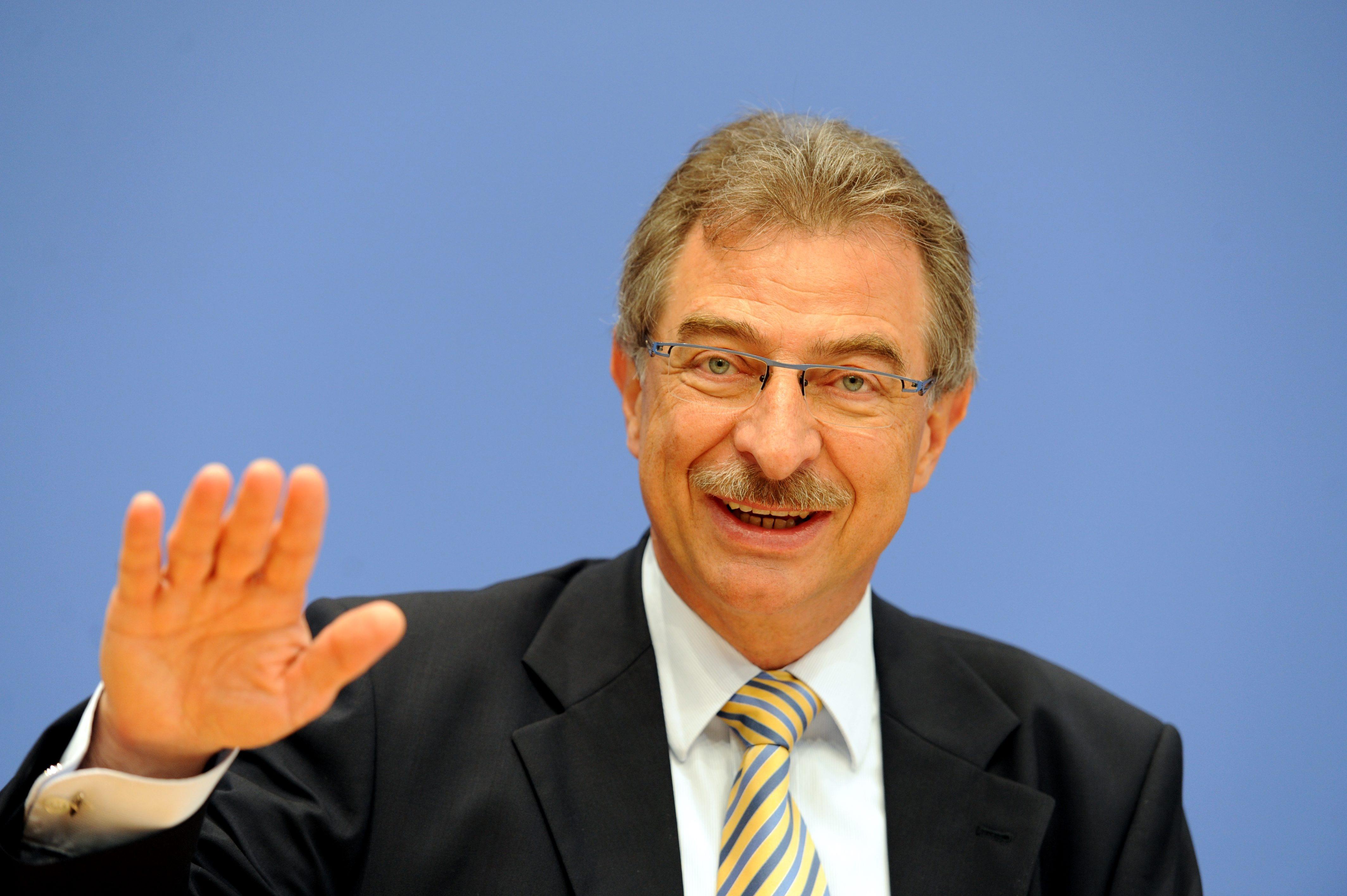 BDI-Chef Kempf ist gegen Deckelung der Manager-Gehälter - Wirtschaft | Nordbayern