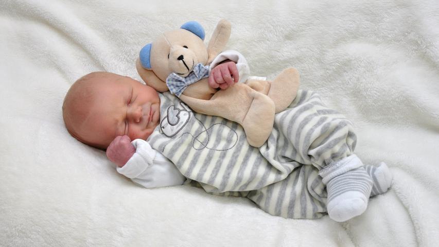 "Ja, ich hab's geschafft!", denkt sich Jonas. Am 3. April wurde er im Südklinikum geboren. Er maß 50 Zentimeter und wog 2940 Gramm.