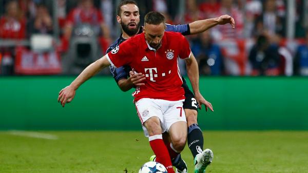 "Cristiano Ronaldo musste eine Mauer durchbrechen, wie Zinedine Zidane nach dem Spiel über Bayerns Torhüter Manuel Neuer sagte, um als erster Spieler die 100-Tore-Marke in der Champions League zu knacken."