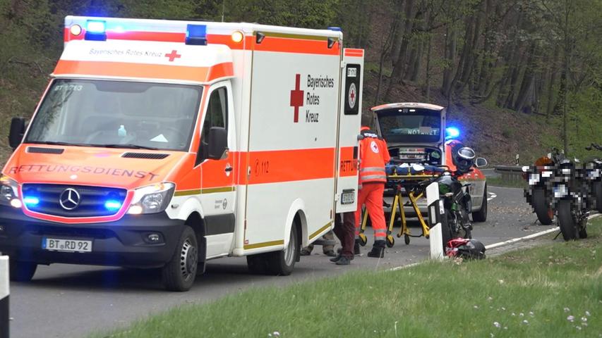 Sturz in Kurve: Bikerin verletzt sich am Würgauer Berg schwer