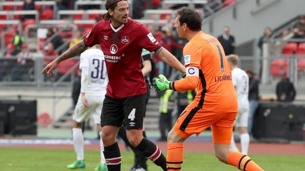 Gesprächsbedarf gibt's nach dieser heiklen Szene aber dennoch. Pause.