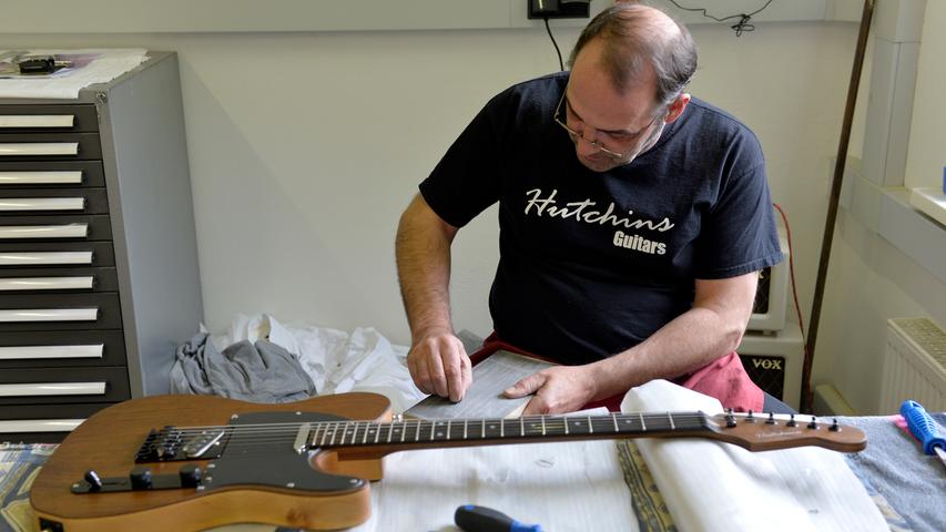 Instrumentenbau ist immer Maßarbeit, so auch bei Hutchins Gitarren.