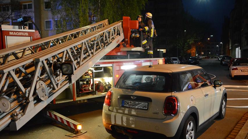 Brand Nürnberg Goethestr. 12, ausgedehnter Zimmerbrand, Wohnung komplett ausgebrannt, 4 Personen verletzt, 17.04.2017, ToMa-Fotografie