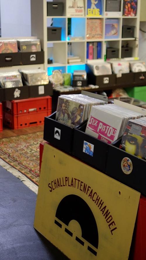 Seit 2012 ist der Schallplattenfachhandel in der Unteren Schmiedgasse 6 Anlaufpunkt für die Altstadt. 100% Vinyl!