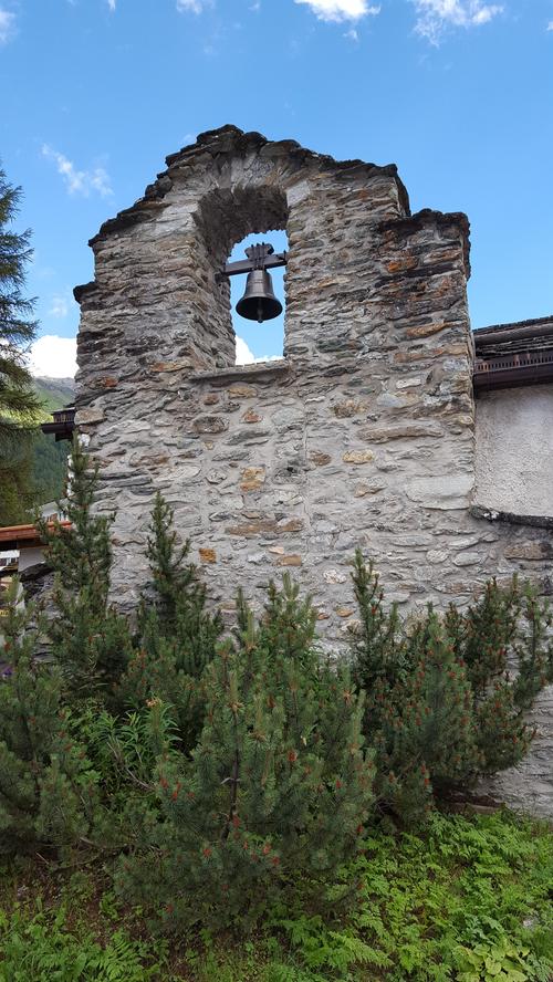 Glockenturm in Zinal.