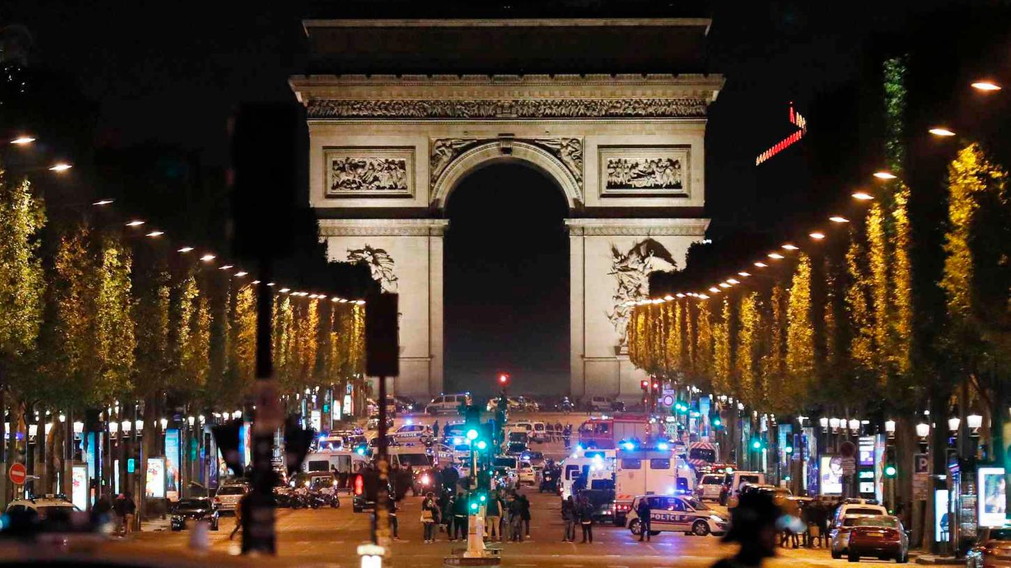 Die Champs-Élysées wurden nach der Schießerei abgeriegelt.
