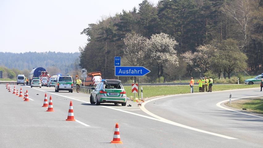 Lebensgefährlich verletzt: BMW-Fahrer übersieht Polizisten auf A70