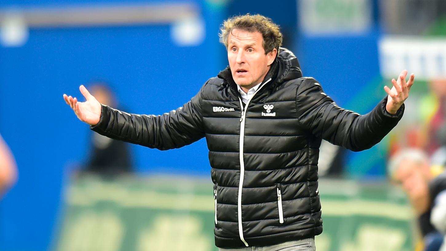 Eigentlich müsste Kleeblatt-Coach Janos Radoki nach dem 1:0-Sieg am Freitagabend gegen Dynamo Dresden zufrieden sein. Doch der Fürther Trainer ist ehrgeizig und nimmt seine Spieler in die Pflicht.