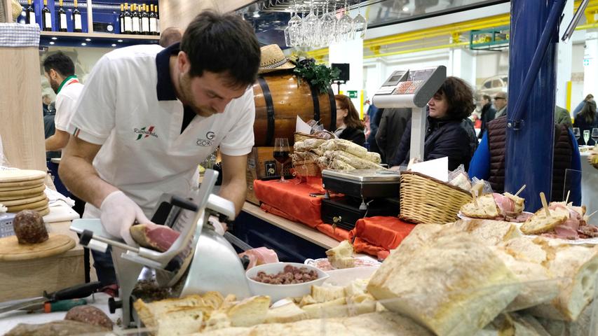 Italien-Treffen im Ofenwerk: Ratternde Vespas und ein Luxus-Lambo 
