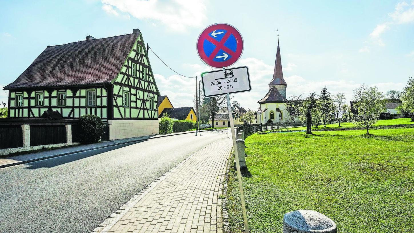 Schwertransport: Nächtliches Parkverbot in Weisendorf