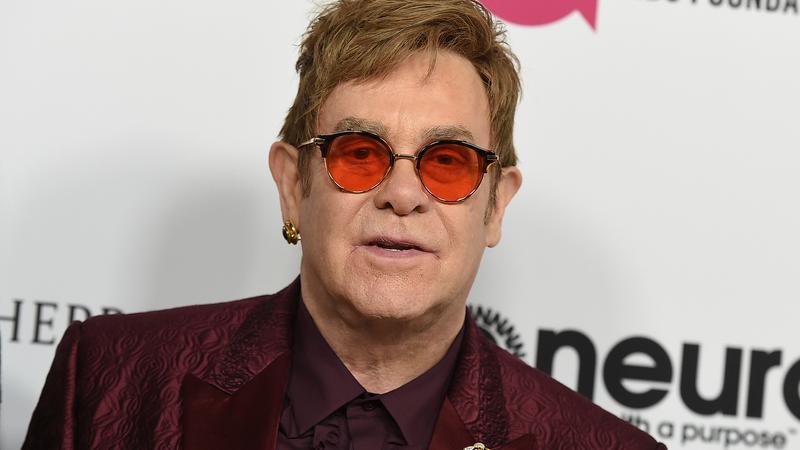 Konzerte abgesagt: Elton John auf der Intensivstation