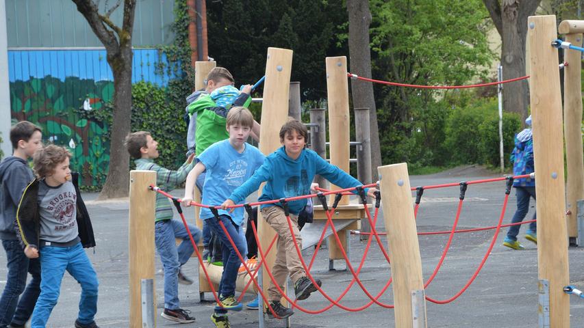 Neue Spielanlage für Schüler an  Adalbert-Stifter-Schule