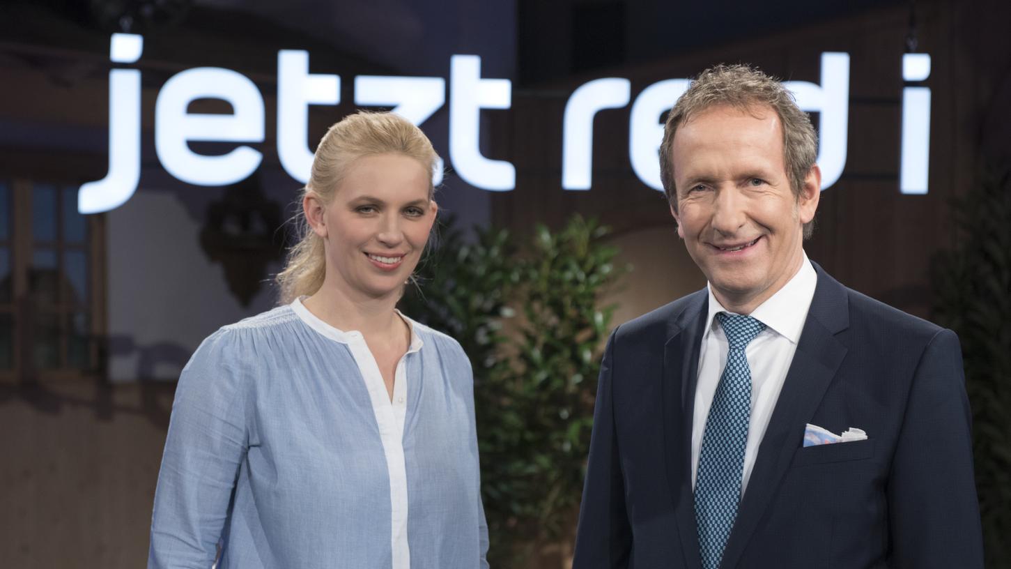 Die Moderatoren von "Jetzt red i": Tilmann Schöberl und Franziska Eder.