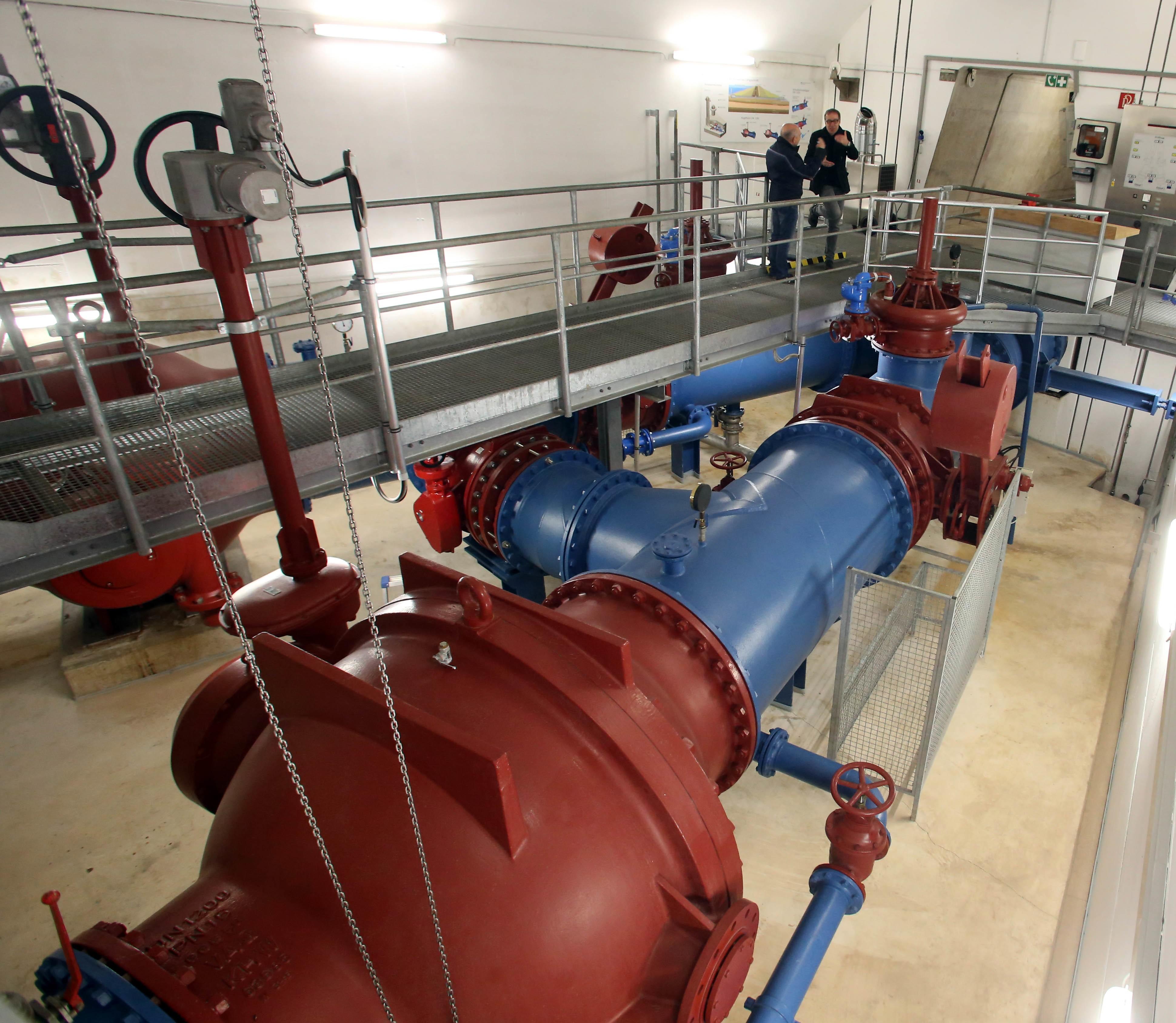 Einen Durchmesser von 1,2 Metern haben die Rohre, die vom Betriebsauslass zum Kraftwerk führen.