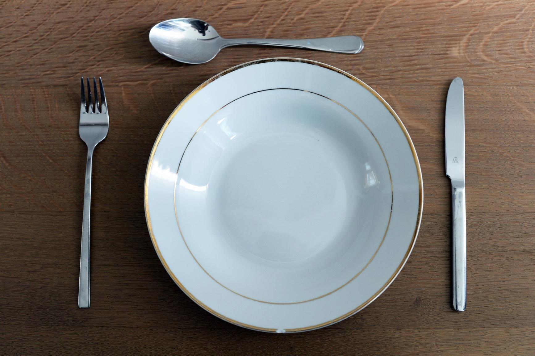 Viele Betroffene haben Appetitverlust oder Verdauungsbeschwerden. "Oft denken die Patienten, sie hätten eine Magen-Darm-Erkrankung oder einen Tumor. Aber es kann eine Depression dahinterstecken", so Wolf-Dietrich Braunwarth.