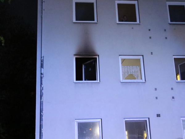 Fuggerstraße: Zimmer brannte komplett aus 