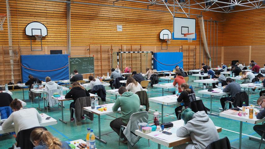 An der Senefelder-Schule in Treuchtlingen war für 49 Schüler der Oberstufe der Tag aller Tage gekommen.