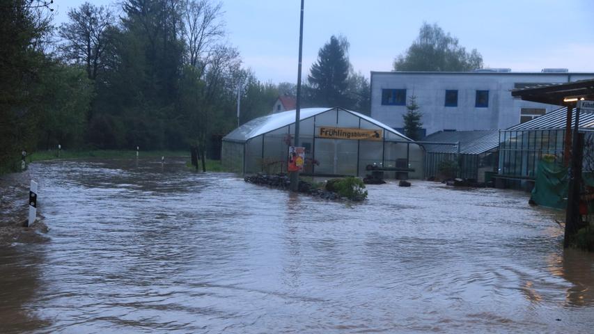  Altensittenbach überschwemmt: Hochwasser in Hersbruck