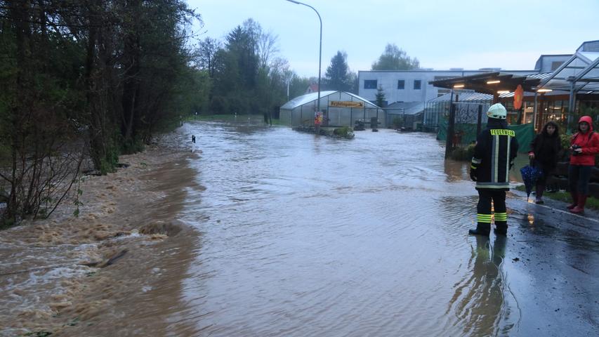  Altensittenbach überschwemmt: Hochwasser in Hersbruck