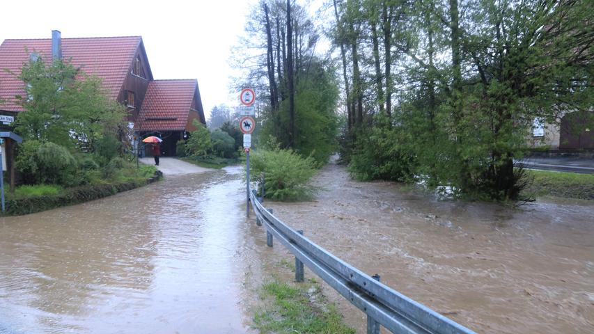 Altensittenbach überschwemmt: Hochwasser in Hersbruck