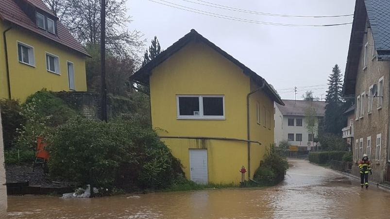 Landkreis Forchheim: Starkregen flutete Straßen