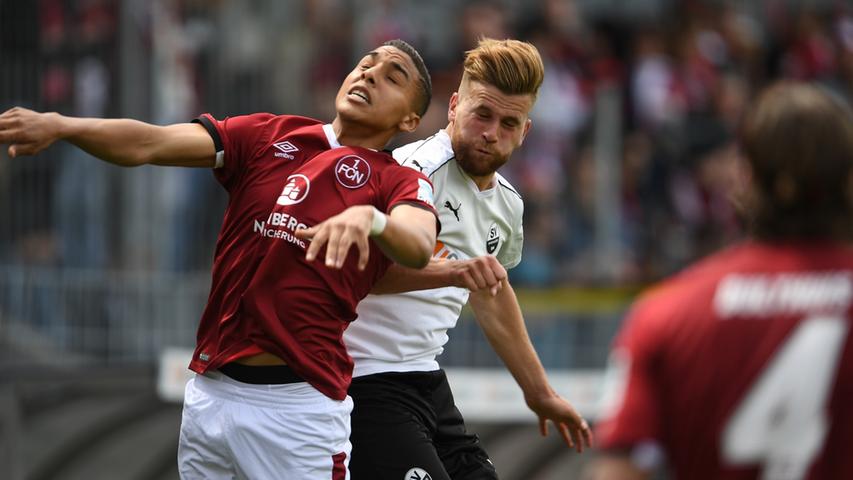 Schwung bringt nach seiner Einwechslung Abdelhamid Sabiri in die Offensive des 1. FC Nürnberg. In der 70. Minute ...