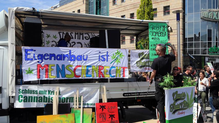 Motiv: Global Marijuana Marchs in Nürnberg - Demonstration zur Legalisierung von Cannabis.. ....Datum: 06.05.2017.. ..Fotograf: Roland Fengler....Ressort: Lokales ....Exklusiv