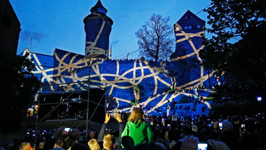 Voll und friedlich: 150.000 staunen auf der Blauen Nacht 2017
